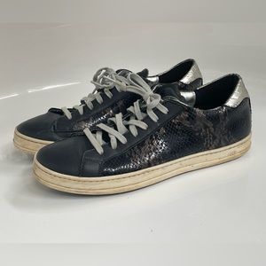 • P448 JOHN SNAKESKIN FASHION SNEAKER •